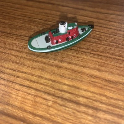 1990 Micro Machines Galoob Hasbro Tug Boat Green and Red - Image 1 of 4