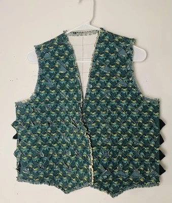 Vintage Handmade Woman’s Vest, Green Floral Daisy Pattern, Woman’s Size Small - Image 1 of 4