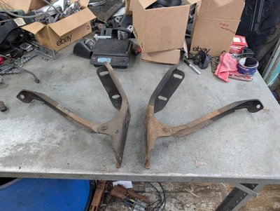 Juego de soportes de parachoques delanteros Electra Lesabre Wildcat 1968 Buick Foto 1 de 4