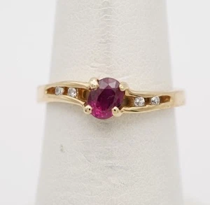 Estate Find Natural Ruby & Diamond Ring 14k Yellow Gold. Size 5.75 - Picture 1 of 13