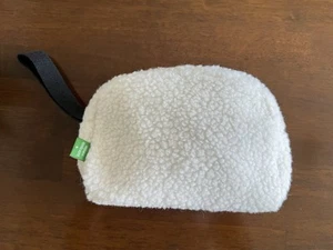 Kate Spade | White Faux Sherpa Cosmetic Bag Makeup Travel Pouch Wristlet Clutch - Picture 1 of 7
