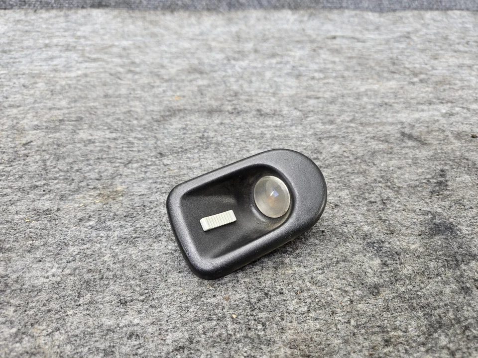 LUZ DE LECTURA TRASERA INTERIOR LADO IZQUIERDO MERCEDES W126 560SEL 420SEL OEM Foto 1 de 3