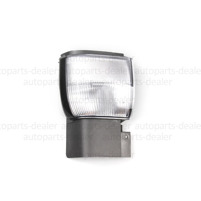 Lámpara de esquina derecha para Nissan UD 1800 UD 2000 UD 2300 UD 2600 3000 3300 1995-2010 Foto 1 de 1