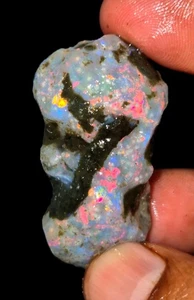 Lote áspero de ópalo etíope natural disponible en varios pesos y calidades en quilates - Imagen 1 de 4