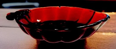 VINTAGE Anchor Hocking Royal Ruby Red Glass Leaf Ashtray Trinket Dish Decor - Image 1 of 4