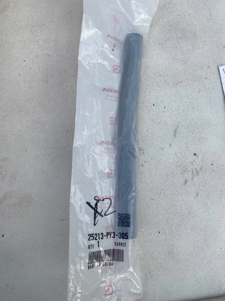 Genuine Honda AT Cooling Hose For Honda Accord Acura TL RL CL MDX 25213-PY3-305 - Image 1 of 1