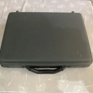 Vintage Samsonite Briefcase 1980’s 90’s Attaché Black Slim Hard with 2 Keys - Picture 1 of 3