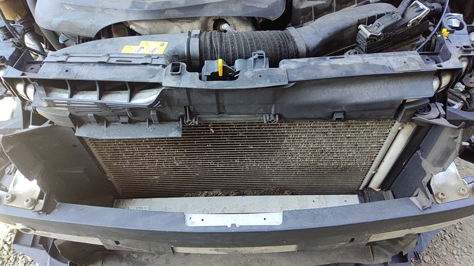 Condensador 17 Infiniti QX30 Foto 1 de 1