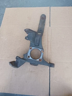 Soporte de nudillo de husillo delantero Camaro Firebird 93-97 lado del pasajero derecho usado GM Foto 1 de 4