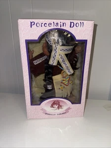 Vintage Goldenvale Collection Porzellan Indianer Indianer Baby schlafend - Bild 1 von 3