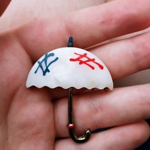 Vintage Umbrella Brooch Painted Mother Of Pearl And Gold Tone Pin 2 Inches - Picture 1 of 4