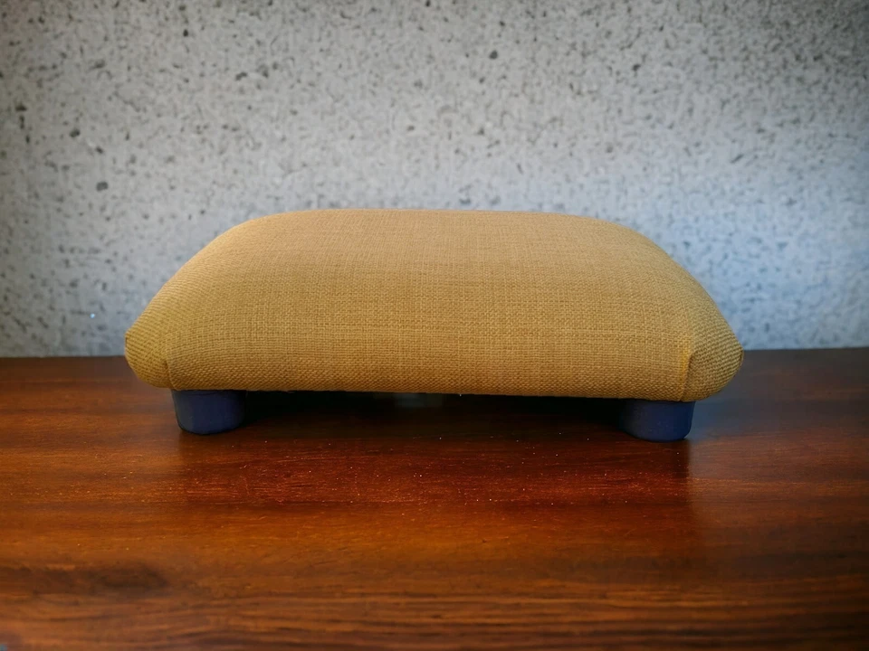 Under desk foot stool 10 cm tall home office small footrest multicolour bed step - Image 1 of 4