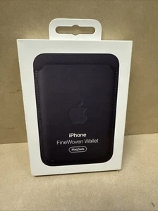 Apple FineWoven Wallet Case with MagSafe for iPhone 16 - Black - Photo 1 sur 1