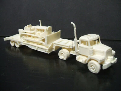 HO 1/87 JUNKYARD DIAMOND REO LOWBOY DOZER TRAILER TRUCK RESIN MODEL - Imagem 1 de 4