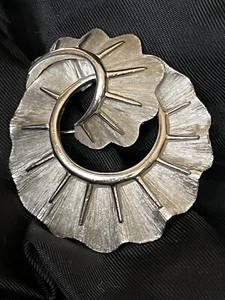 Vintage Crown Trifari Modernist Brooch Pin Silver Tone Textured Sculptural 1.80" - Picture 1 of 11