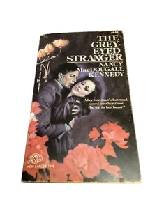 Nancy MacDougall Kennedy - The Grey-Eyed Stranger (Magnum, 1971) Gothic novel - Picture 1 of 3