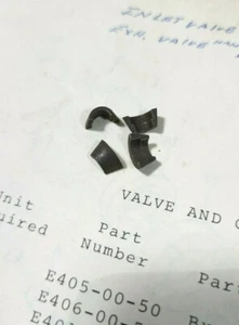 NOS Honda QA50 Guardaválvulas, Entrada/Escape 14781-001-010, Juego de 4  - Imagen 1 de 1