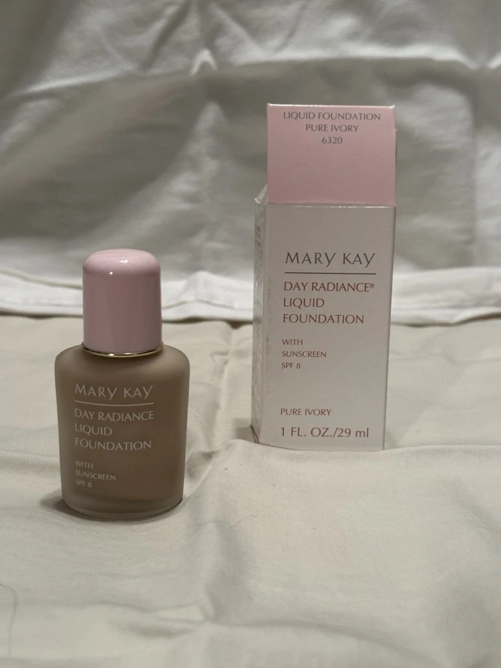 Mary Kay Day Radiance Liquid Foundation  Pure Ivory 6320 - 1 OZ NOS w/SPF 8 - Image 1 of 1