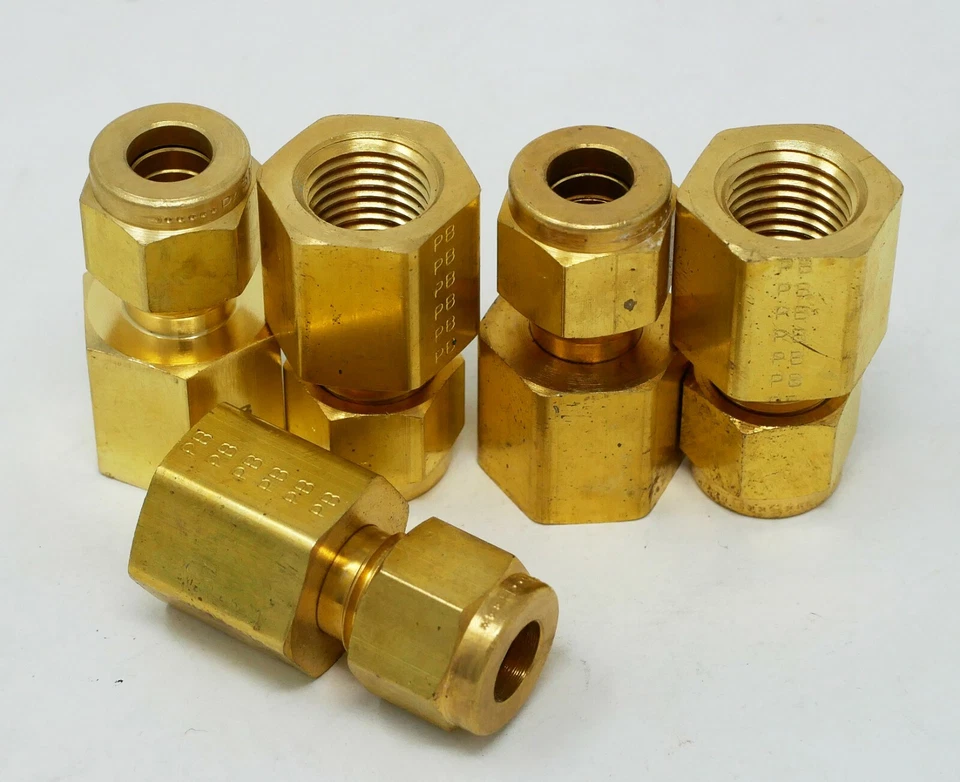LOT OF 5 - PARKER 4FSC2N-B 1/4" A-LOK x 1/8" FNPT Brass Straight Connector - Image 1 of 1