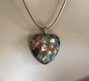 ORANGE AVENTURINE HEALING HEART PENDANT NECKLACE WITH ORGANZA POUCH. - Picture 1 of 8