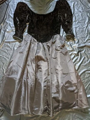 Vestido Gunne Sax de Jessica McClintock Negro Terciopelo Tafetán Talla 5 Crinolina Foto 1 de 4