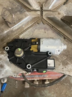 2011-2019 FORD FIESTA SUNROOF SUN ROOF MOTOR - Image 1 of 2
