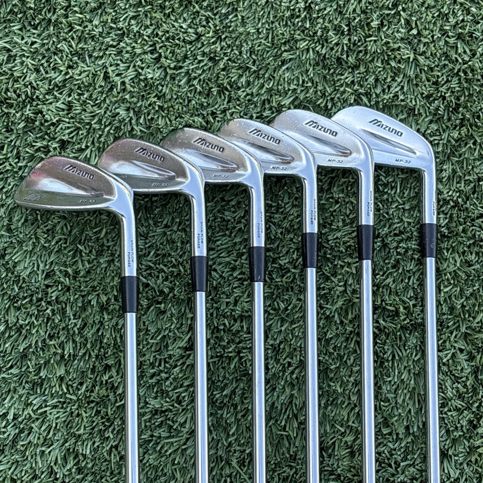 Mizuno MP-32 Hierros 4i-9i Dynamic Gold S300 Eje de Acero Rígido Golf Pride Grips Derecha Foto 1 de 4