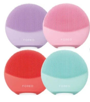 Foreo Vibrating Cleanser Luna 4 Mini Skin Massager Sebum Remover Facial Massager - Image 1 of 2