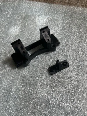 Vintage RC Car Buggy Traxxas Bullet Hawk Rad 2 LS-II front bulkhead black # 1630 - Image 1 of 4