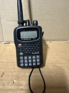 TRANSCEPTOR PORTÁTIL YAESU VX-5R TRIPLE BANDA - Imagen 1 de 3
