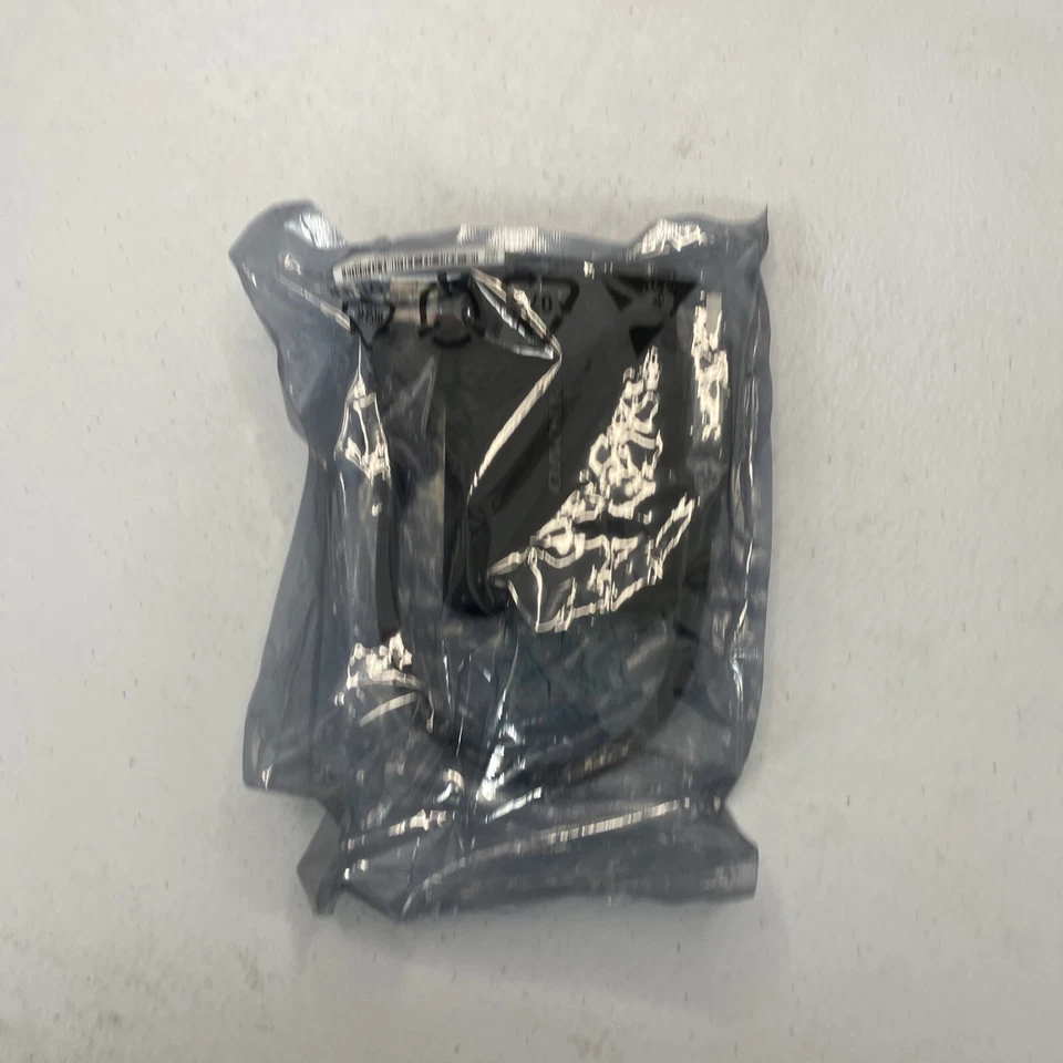 Lenovo DisplayPort to Dual-DisplayPort Adapter SC50H42525  - Image 1 of 1