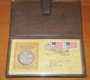Moneda de peltre fino Benjamin Franklin 1975 con certificado de autenticidad Postmaster of America Bicentenario - Imagen 1 de 10
