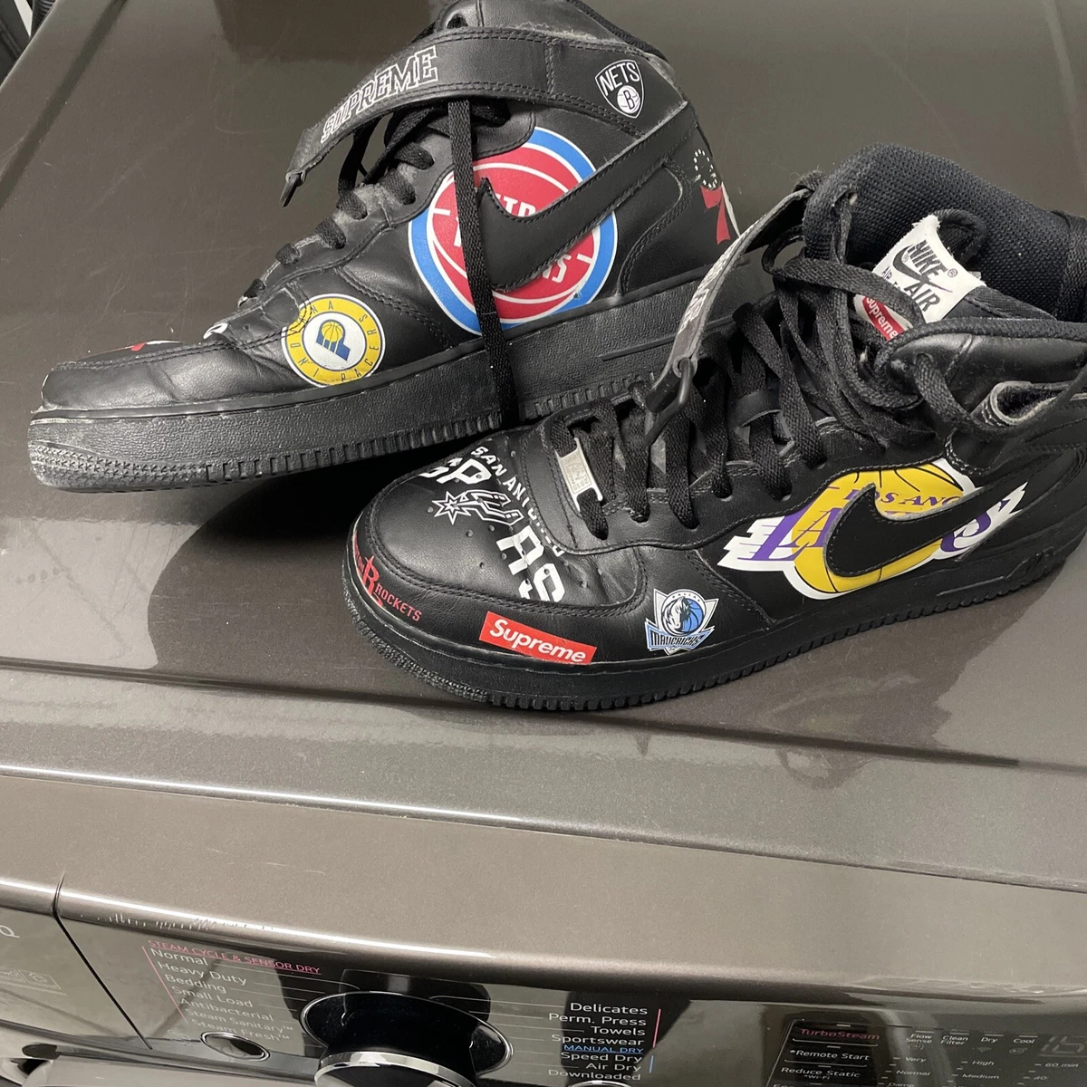 【新品】supreme NIKE AIR FORCE 1 MID SP 27cm Nike x Supreme Air Force 1 Mid SP (Black) – SNEAKER TOWN