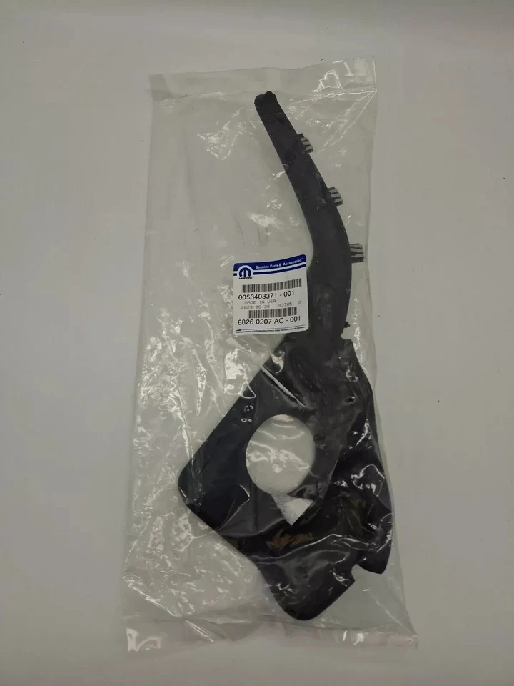 Painel de acabamento lateral capô Mopar genuíno, esquerdo 68260207AC - Imagem 1 de 1