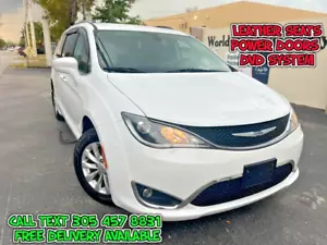 2018 Chrysler Pacifica - Picture 1 of 25