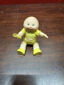 Vintage 80er Jahre Kohl Patch Kind Figur gelb beweglich 3,5" - Bild 1 von 7