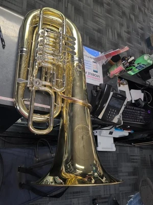 B&S 4+1-Válvula 4/4 Tuba Hecho en Alemania PT-64-S Boca PC Original Estuche Suave Bonito Foto 1 de 4