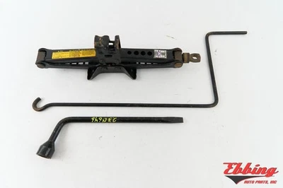 Scissor Jack With Tool Kit ID: 09111-AA010 Fits 2005-2011 Toyota Camry 707244 - Image 1 of 4