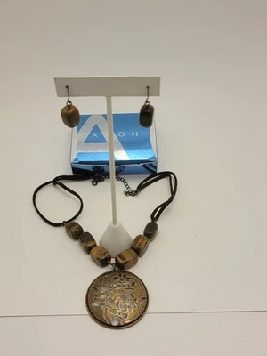 Juego de collar y pendientes Avon Goldtone Medallon y ojo de tigre genuino Foto 1 de 4