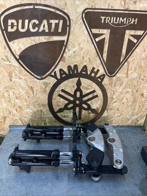 Оригинальные вилки рулевое управление в сборе Yamaha Tricity 125 2018 в сборе от оригинального производителя  - Изображение 1 из 4