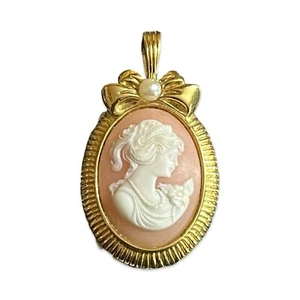 Avon Vintage Romantic Portraits Cameo Victorian Revival Pendant 1.75” - Picture 1 of 17