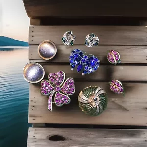 Vintage Lisner Jewelry Lot. 3 Pairs Of Earrings, 3 Brooches, Signed Beauties - Picture 1 of 21