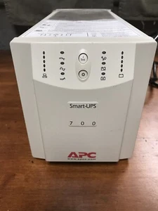 APC Smart Ups 700  - Picture 1 of 10