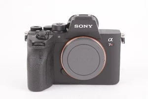Sony α7R IV 61.0MP Mirrorless Digital Camera-Black (Body Only) SC:6.8k #Z-96613 - Picture 1 of 10