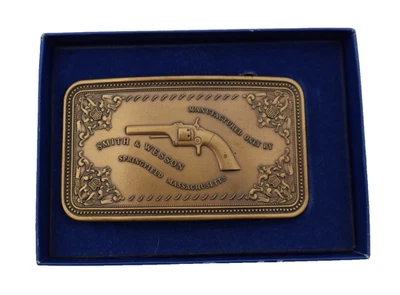 Revólver de masa Smith & Wesson con hebilla de cinturón de latón Springfield Foto 1 de 3