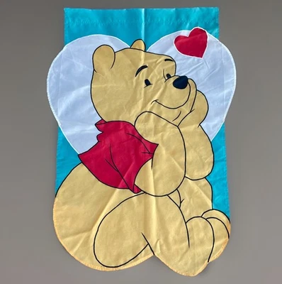 Disney 1997 Winnie The Pooh Corazón Exterior Patio Casa Bandera Nylon Navidad, 32x45 Foto 1 de 4