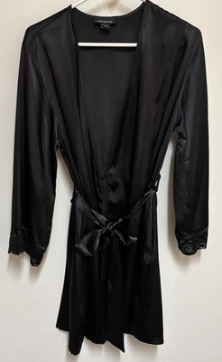 JONES NEW YORK 液体缎面黑色短裹身和服长袍花边装饰 S/M — 第 1/4 张图片