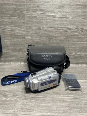 Sony DCR-TRV16E Mini DV Tape Videocamera Digitale Handycam Set Completo Funzionante - Immagine 1 di 4