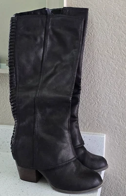 Fergalicious Bota Mujer 7 1/2 M  Foto 1 de 4