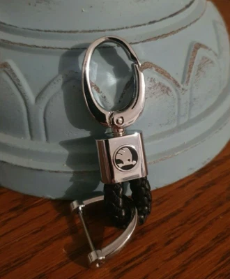 Porte Clé mousqueton SKODA Octavia etc  neuf sous blister classe et robuste - Photo 1/2